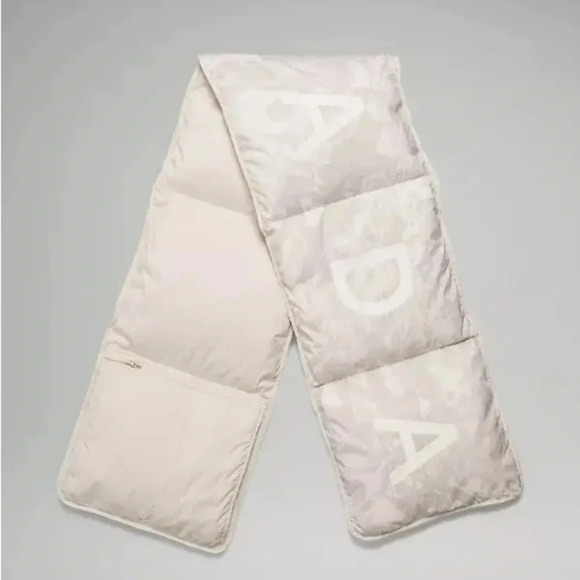 🆕🇨🇦 Lululemon Team Canada Olympic Quilted Puff Insulated Scarf -Natural Ivory - Picture 1 of 8